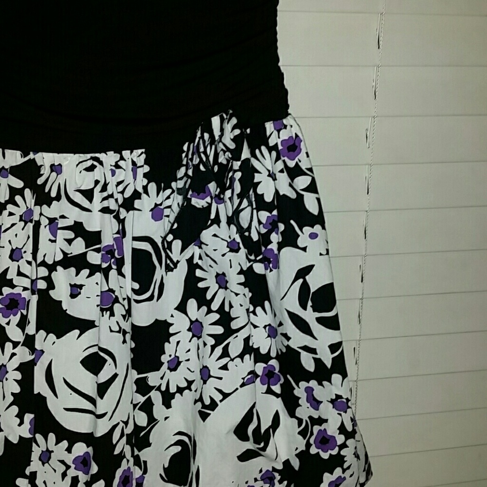 Dress - Picture 3 of 5